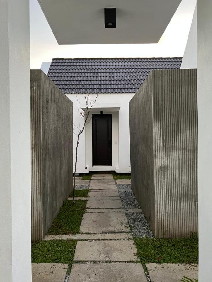 פנתאי צנאנג Ezu Isle Langkawi Pool Villa מראה חיצוני תמונה