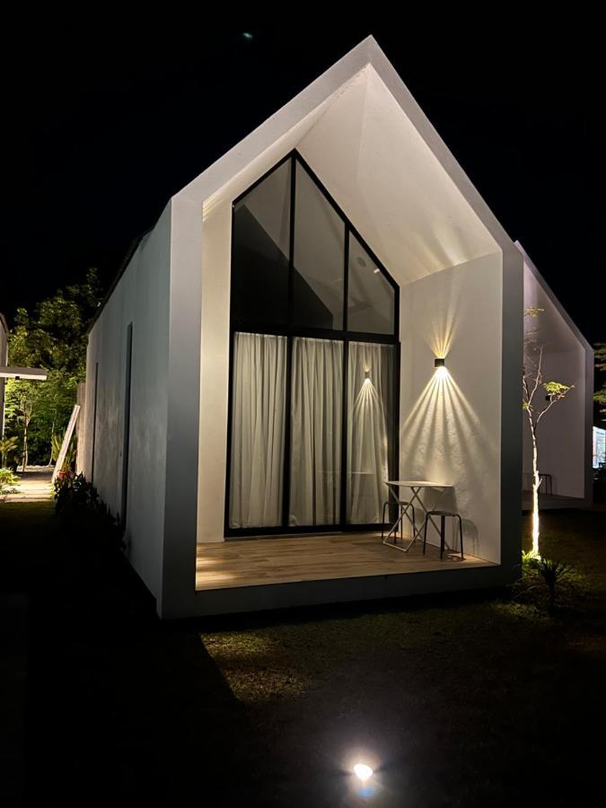 פנתאי צנאנג Ezu Isle Langkawi Pool Villa מראה חיצוני תמונה