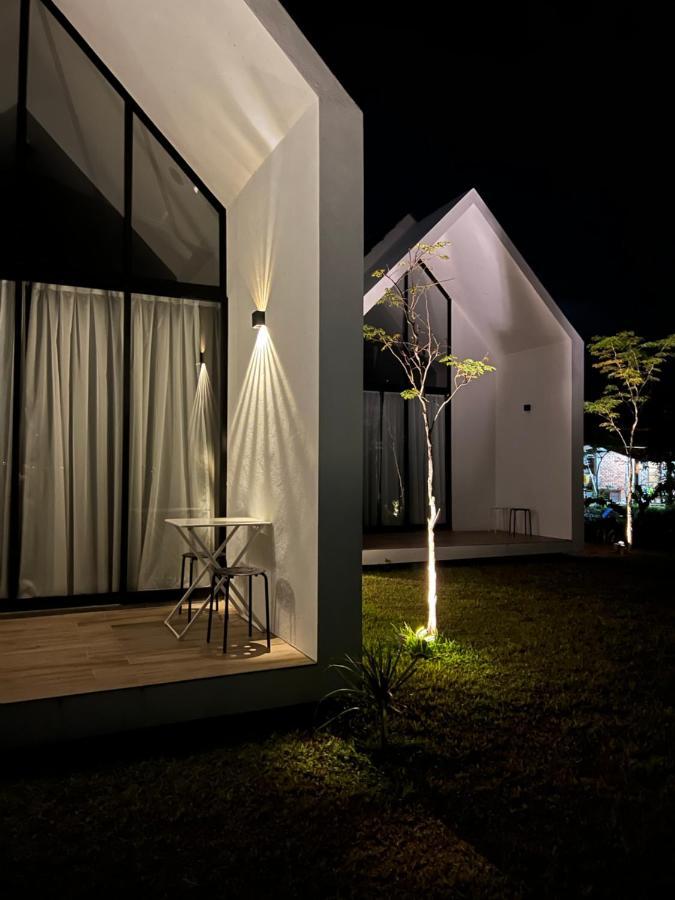 פנתאי צנאנג Ezu Isle Langkawi Pool Villa מראה חיצוני תמונה